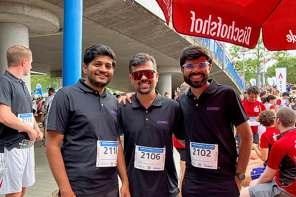Three Kroschu runners at the REWAG Company Run.